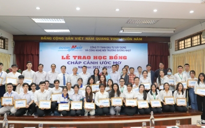 Lễ trao học bổng "Chắp cánh ước mơ" Đợt 1 năm học 2022 - 2023